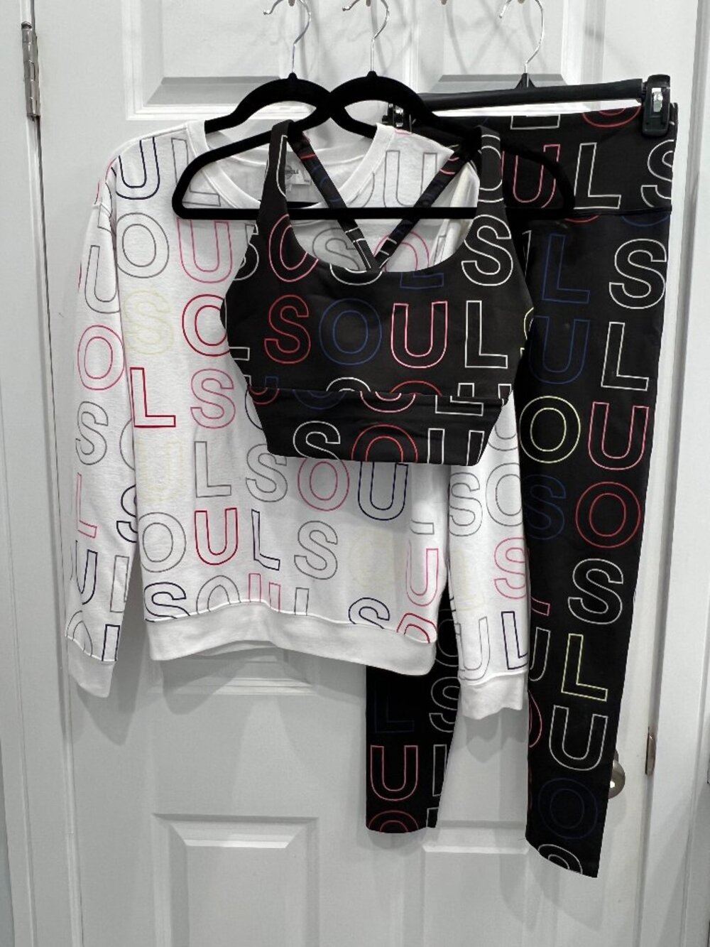 Soul Cycle 3 piece kit: sweatshirt (S), bra (M), leggings (S); white & black